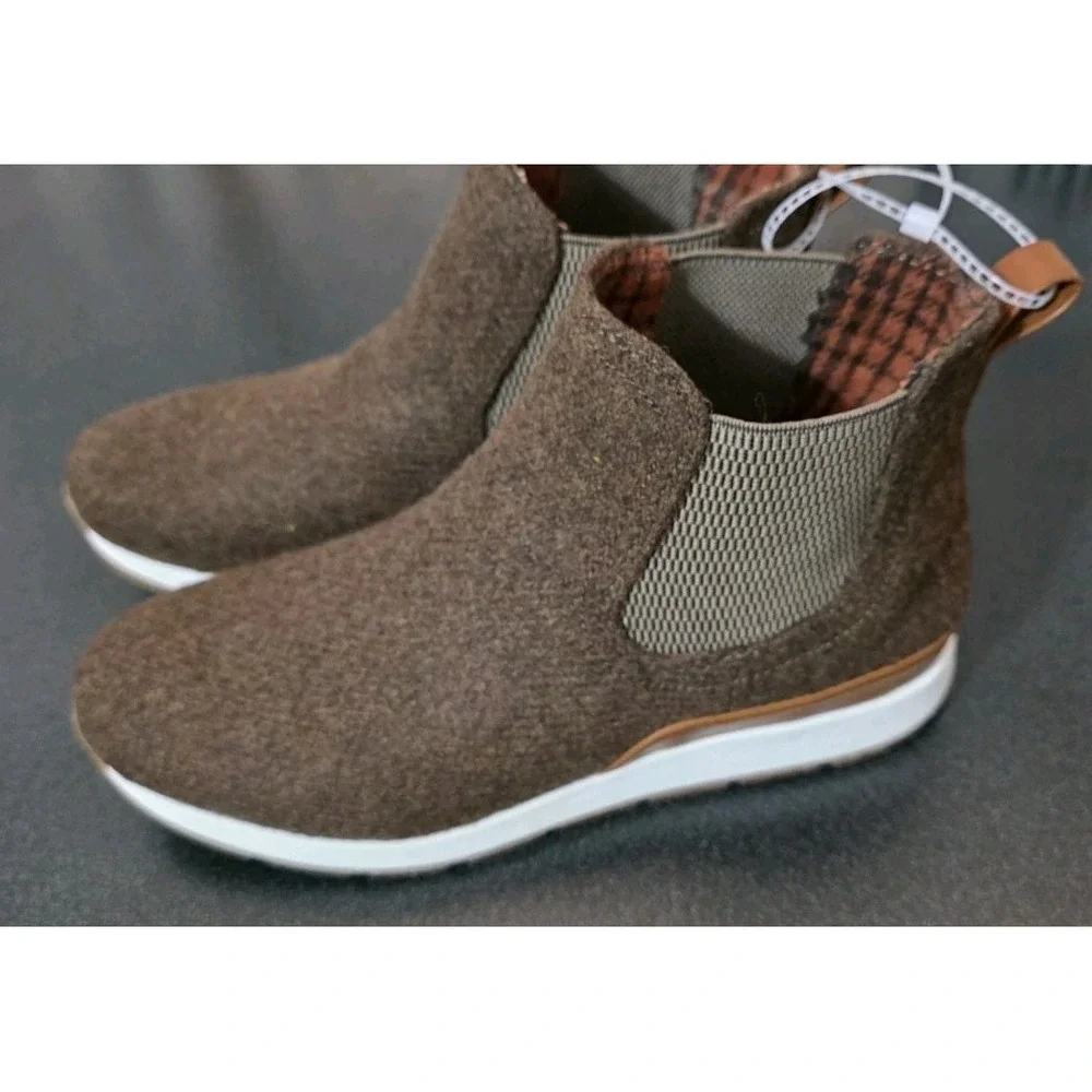 NEW‎ b.o.c. Women's Kara Wool Ankle Chelsea Boots Brown Sz 6.5 Slip On Bootie